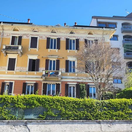 Апартаменты Attico Dei Castelli Вербания Экстерьер фото